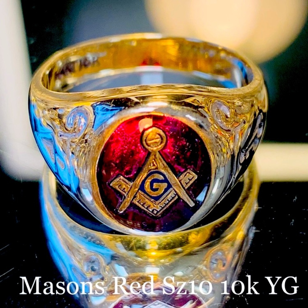 MASONIC RING RED FACE 10k yellowGold (Reg $999.)